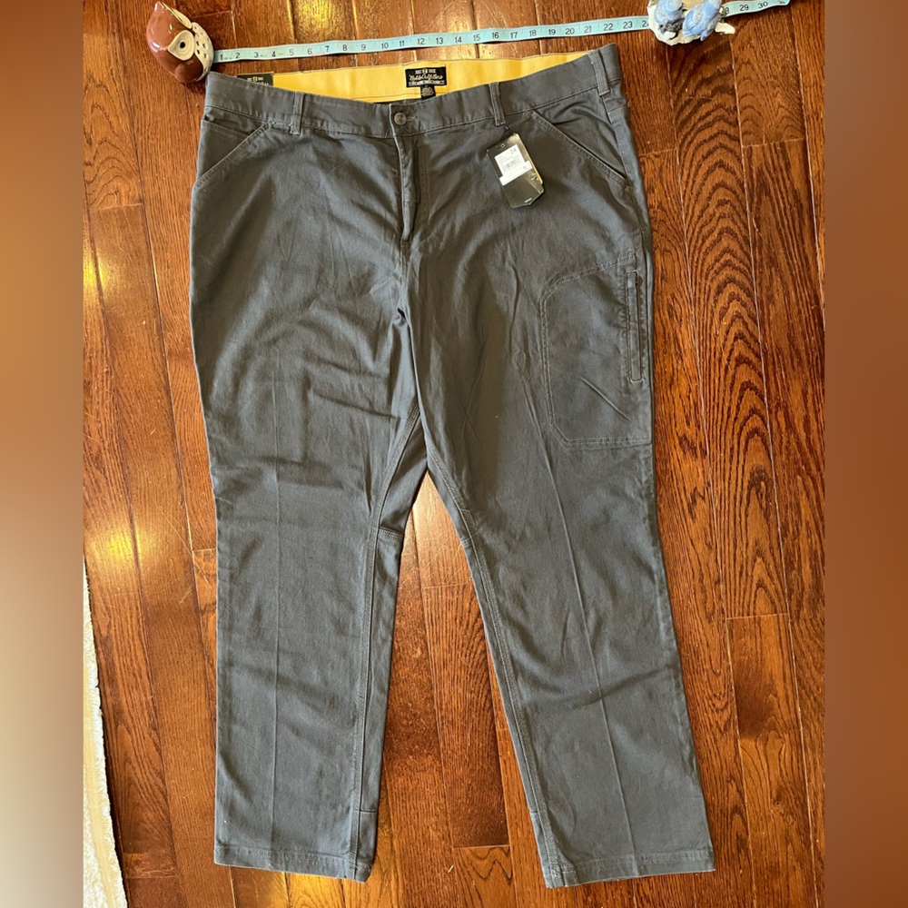 Women’s utility pants, tug free. NWT